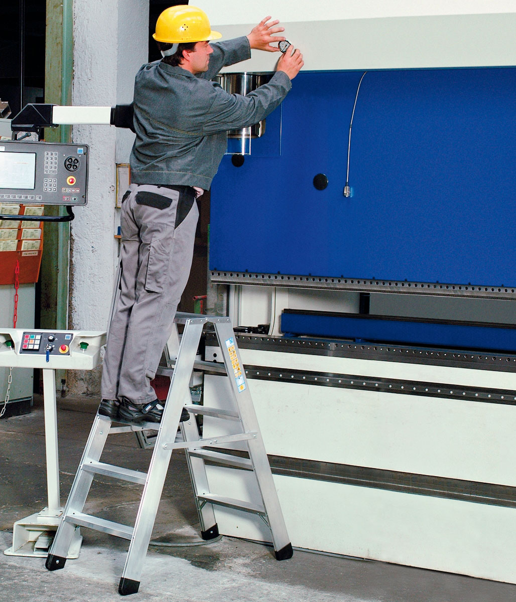 Stufenanlegeleiter Aluminium mit Traverse, 12 Stufen - - Demo Stufenanlegeleiter Aluminium mit Traverse, 12 Stufen - - Demo